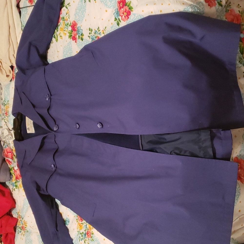 London Fog navy blue trench coat with zip out lining. Size 8 petite. GUC